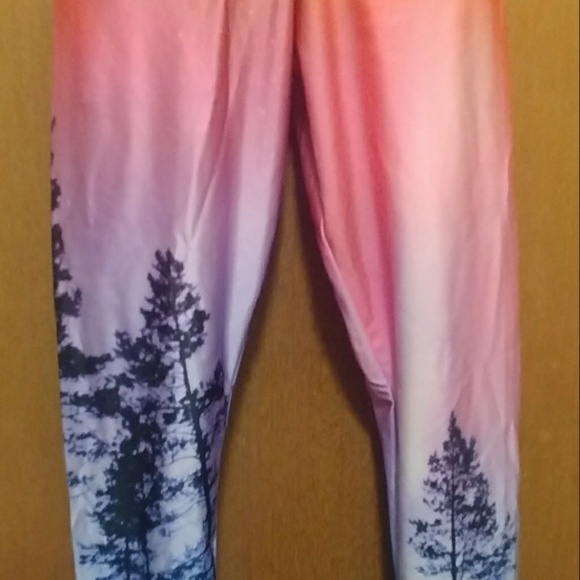NWT Black Milk Aurora Skye Leggings Medium - Picture 2 of 5